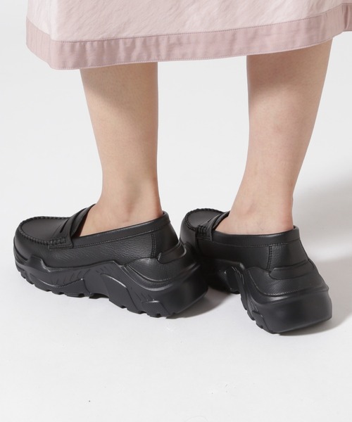 【美品】AKIKO AOKI Regulated Gravity ローファー Regulated Gravity-faux leather – AKIKOAOKI(アキコアオキ)公式