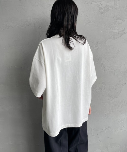 GYMPHLEX（ジムフレックス）の「[GYMPHLEX/ジムフレックス] ワンポイントロゴ刺繍 クルーネックTシャツ（Tシャツ/カットソー・レディース・ベージュ/チャコールグレー/オフホワイト・L/M）」の18枚目の写真