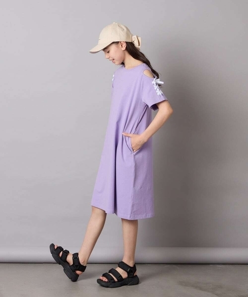 a.v.v（アーヴェヴェ）の「【ワンピース人気NO1/毛玉になりにくい】[140-150]オフショルレースアップワンピース（ワンピース・キッズ・ライトブルー/ライトピンク/ブラック/ライラック/ブルー・140/150）」の18枚目の写真