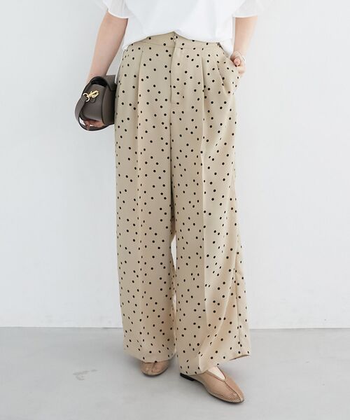 le.coeur blanc（ルクールブラン）の「リネンライクスラブドットタックパンツ（その他パンツ・レディース・ベージュ系その他2/グレー系その他・38）」の2枚目の写真