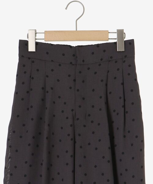 le.coeur blanc（ルクールブラン）の「リネンライクスラブドットタックパンツ（その他パンツ・レディース・ベージュ系その他2/グレー系その他・38）」の9枚目の写真