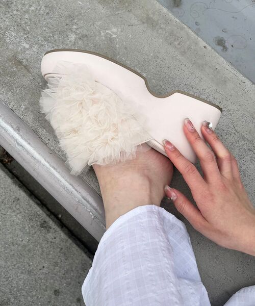 MAJESTIC LEGON(マジェスティックレゴン)の「ボリュームフリルサンダル(サンダル・レディース・ブラック/アイボリー/グレイッシュベージュ・SMALL/MEDIUM/LARGE/X-LARGE)」の5枚目の写真