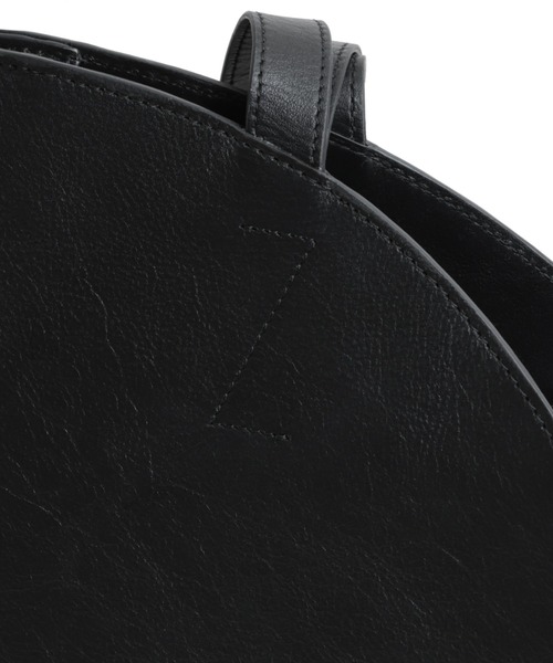 YArKA（ヤーカ）の「【YArKA/ヤーカ】real leather lace up boston bag [lumm] / リアルレザーレースアップデザインボストンバッグ（ボストンバッグ・メンズ・ブラック・FREE）」の8枚目の写真