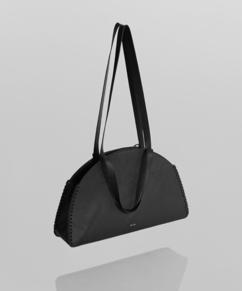 YArKA（ヤーカ）の「【YArKA/ヤーカ】real leather lace up boston bag [lumm] / リアルレザーレースアップデザインボストンバッグ（ボストンバッグ・メンズ・ブラック・FREE）」の14枚目の写真