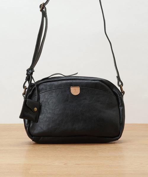 toleur(トーラ)の「toleur カウレザーミニショルダー(ショルダーバッグ・レディース・ブラック/グレイッシュベージュ/ワイン・FREE)」の1枚目の写真