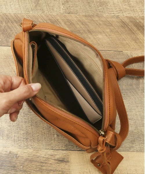 toleur(トーラ)の「toleur カウレザーミニショルダー(ショルダーバッグ・レディース・ブラック/グレイッシュベージュ/ワイン・FREE)」の17枚目の写真