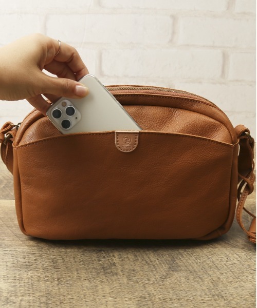 toleur(トーラ)の「toleur カウレザーミニショルダー(ショルダーバッグ・レディース・ブラック/グレイッシュベージュ/ワイン・FREE)」の19枚目の写真