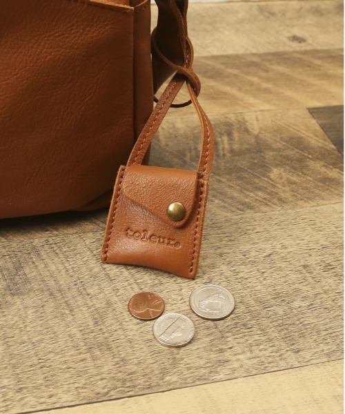 toleur(トーラ)の「toleur カウレザーミニショルダー(ショルダーバッグ・レディース・ブラック/グレイッシュベージュ/ワイン・FREE)」の20枚目の写真