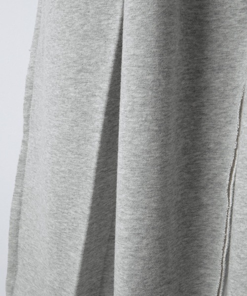 RUUBON（ルーボン）の「【RUUBON】deep tuck wide sweat pants / ディープタックワイドスウェットパンツ（スウェットパンツ・メンズ・ブラック/グレー・L/M/S）」の5枚目の写真