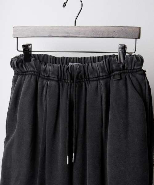 RUUBON（ルーボン）の「【RUUBON】deep tuck wide sweat pants / ディープタックワイドスウェットパンツ（スウェットパンツ・メンズ・ブラック/グレー・L/M/S）」の12枚目の写真