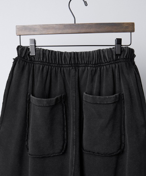 RUUBON（ルーボン）の「【RUUBON】deep tuck wide sweat pants / ディープタックワイドスウェットパンツ（スウェットパンツ・メンズ・ブラック/グレー・L/M/S）」の13枚目の写真