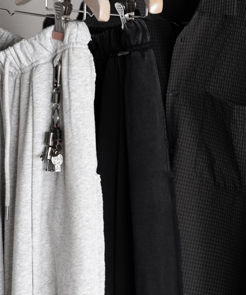 RUUBON（ルーボン）の「【RUUBON】deep tuck wide sweat pants / ディープタックワイドスウェットパンツ（スウェットパンツ・メンズ・ブラック/グレー・L/M/S）」の22枚目の写真