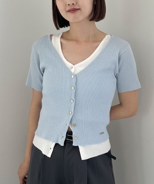 archives（アルシーヴ）の「Ｖネックレイヤードニットアンサンブル（アンサンブル・レディース・ブラック/イエロー/ブルー・MEDIUM）」の2枚目の写真