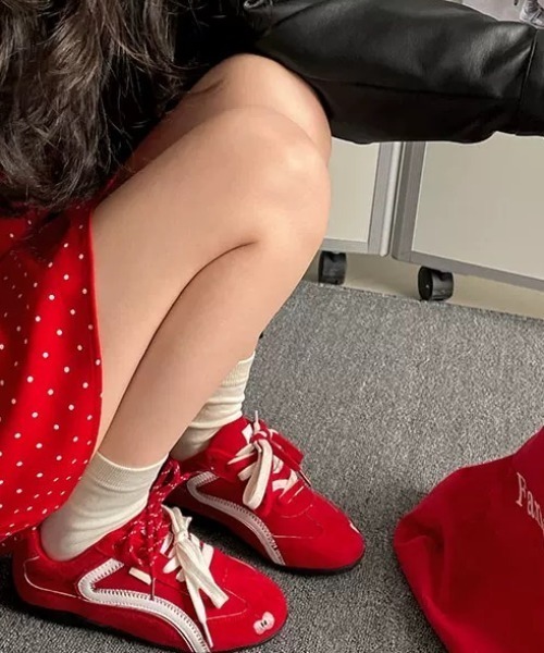 Sibra（シブラ）の「遊び心くすぐる刺繍×レトロカラーのヴィンテージ風スニーカー（スニーカー・レディース・ブラウン/レッド/ブルー/ピンク・L/M/S/24/23.5/23/22.5/24.5）」の21枚目の写真