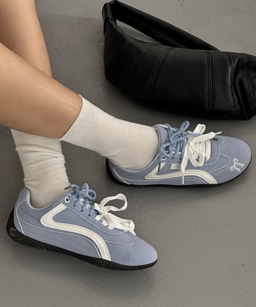 セール】遊び心くすぐる刺繍×レトロカラーのヴィンテージ風スニーカー