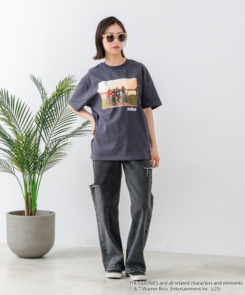 JEANS MATE（ジーンズメイト）の「【The Goonies/グーニーズ】プリントTシャツ ドロップショルダー オーバーサイズ（Tシャツ/カットソー・メンズ・ホワイト/スミクロ・MEDIUM/LARGE/X-LARGE）」の21枚目の写真