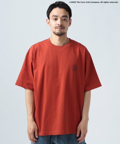 Coca Cola（コカコーラ）の「【Coca-Cola／BAYFLOW】USAコットンプリント半袖Tシャツ（Tシャツ/カットソー・メンズ・チャコール/レッド・MEDIUM/LARGE）」の10枚目の写真