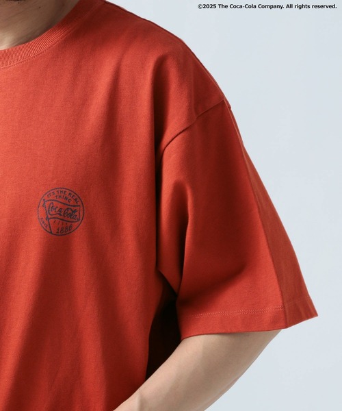 Coca Cola（コカコーラ）の「【Coca-Cola／BAYFLOW】USAコットンプリント半袖Tシャツ（Tシャツ/カットソー・メンズ・チャコール/レッド・MEDIUM/LARGE）」の6枚目の写真