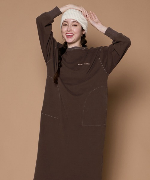 KRIFF MAYER Lady's Collection（クリフメイヤーレディースコレクション）の「【伸縮性･ストレッチ】もちのびワンピース（ワンピース・レディース・グレー/レッド/ダークブラウン/ブラック/ナチュラル/ダークブルー/カラフル・LARGE/MEDIUM）」の3枚目の写真