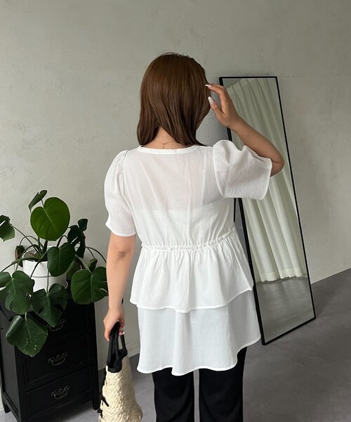 prose verse（プロズヴェール）の「【MOMO】Vネックストレッチティアードブラウス（シャツ/ブラウス・レディース・ブラック/オフホワイト・MEDIUM/LARGE）」の9枚目の写真