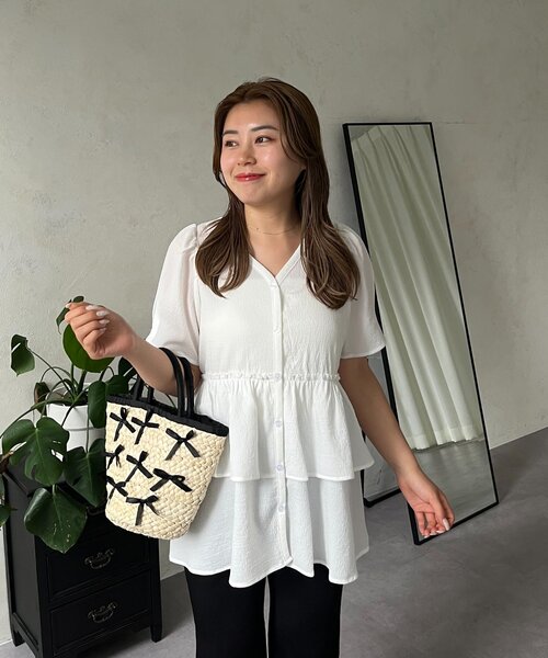 prose verse（プロズヴェール）の「【MOMO】Vネックストレッチティアードブラウス（シャツ/ブラウス・レディース・ブラック/オフホワイト・MEDIUM/LARGE）」の12枚目の写真