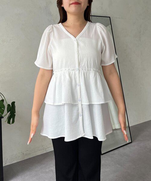 prose verse（プロズヴェール）の「【MOMO】Vネックストレッチティアードブラウス（シャツ/ブラウス・レディース・ブラック/オフホワイト・MEDIUM/LARGE）」の20枚目の写真