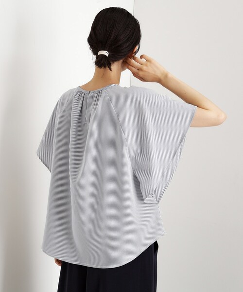 THE SHOP TK （ザ ショップ ティーケー ）の「フレアスリーブブラウス【二の腕カバー/UV/洗濯機OK】（シャツ/ブラウス・レディース・チャコール/ブルー系その他/カーキ・13/12）」の14枚目の写真