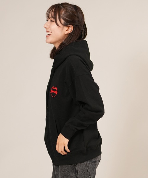 THRASHER(スラッシャー)の「THRASHER/スラッシャー ジップアップパーカー 254TH2PK051(パーカー・レディース・ホワイト×レッド/ホワイト×ホワイト/ブラック×レッド/ブラック×ブラック・M/L)」の15枚目の写真