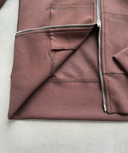 SHAGGIE（シャギー）の「もちもちスウェットダブルジップオフショルトップス（パーカー・レディース・ブラウン/チャコールグレー/ブラック・FREE）」の12枚目の写真