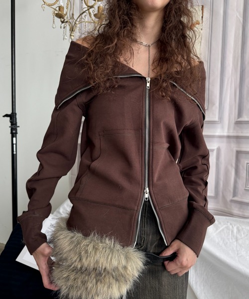 SHAGGIE（シャギー）の「もちもちスウェットダブルジップオフショルトップス（パーカー・レディース・ブラウン/チャコールグレー/ブラック・FREE）」の5枚目の写真