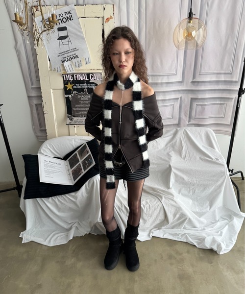 SHAGGIE（シャギー）の「もちもちスウェットダブルジップオフショルトップス（パーカー・レディース・ブラウン/チャコールグレー/ブラック・FREE）」の20枚目の写真