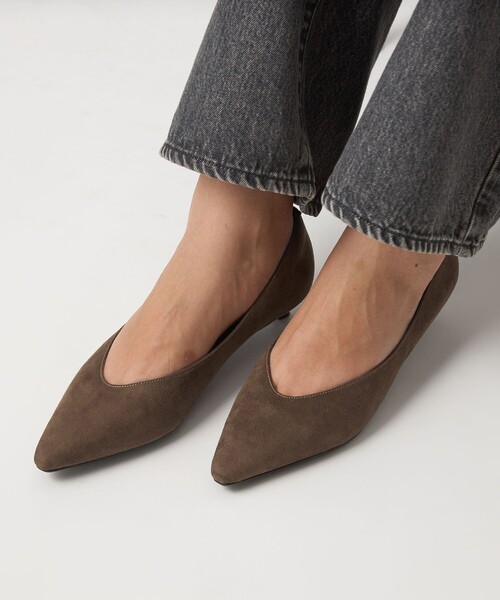 green label relaxing（グリーンレーベルリラクシング）の「ポインテッド パンプス 撥水（パンプス・レディース・ベージュ/モカ・24cm/24.5cm/22cm/25.5cm/23.5cm/23cm/22.5cm/25cm）」の3枚目の写真