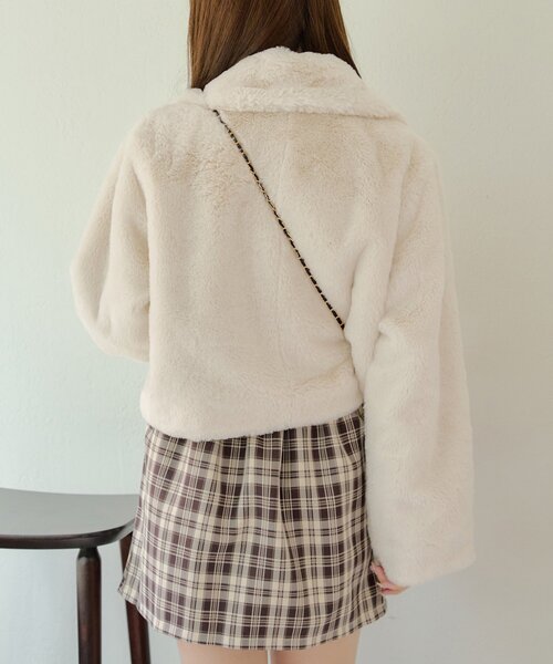 Another Branch olive des olive(アナザーブランチオリーブデオリーブ)の「ラビット風ファーショートジャケット(その他アウター・レディース・チャコールグレー/アイボリー/ベージュ・FREE)」の16枚目の写真