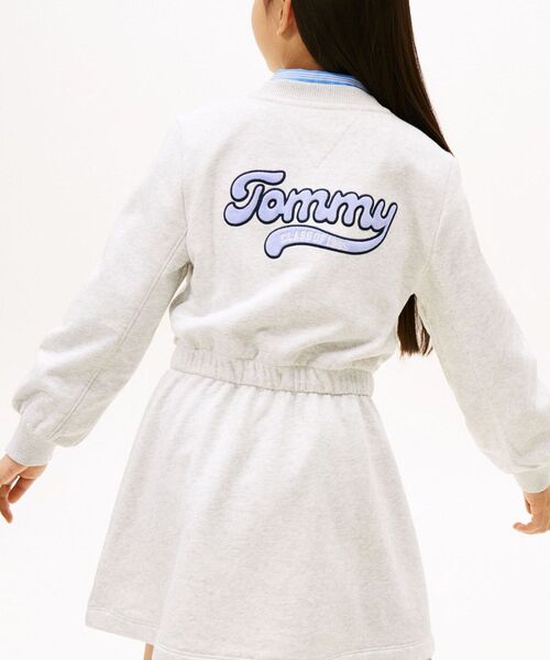 TOMMY HILFIGER（トミーヒルフィガー）の「GIRLS バーシティロングスリーブニットワンピース（ワンピース・レディース・ライトグレー/マルチ・150cm/160cm/140cm/130cm）」の4枚目の写真
