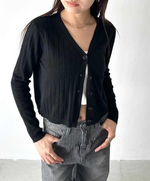 Bamm(バム)の「Vネックベーシックカーディガン(Tシャツ/カットソー・レディース・ホワイト/レッド/ブラック/グレー・FREE)」の3枚目の写真