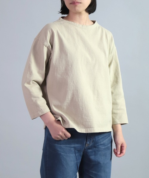 OMNIGOD（オムニゴッド）の「[OMNIGOD womens / オムニゴッド] 8/天竺 ボートネックマニッシュシャツ（Tシャツ/カットソー・レディース・アッシュグレー/アイボリー/ブラック/ベージュ・FREE）」の4枚目の写真