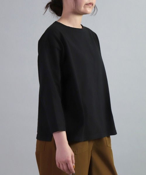 OMNIGOD（オムニゴッド）の「[OMNIGOD womens / オムニゴッド] 8/天竺 ボートネックマニッシュシャツ（Tシャツ/カットソー・レディース・アッシュグレー/アイボリー/ブラック/ベージュ・FREE）」の20枚目の写真