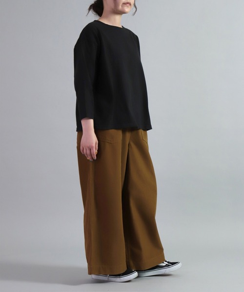 OMNIGOD（オムニゴッド）の「[OMNIGOD womens / オムニゴッド] 8/天竺 ボートネックマニッシュシャツ（Tシャツ/カットソー・レディース・アッシュグレー/アイボリー/ブラック/ベージュ・FREE）」の22枚目の写真