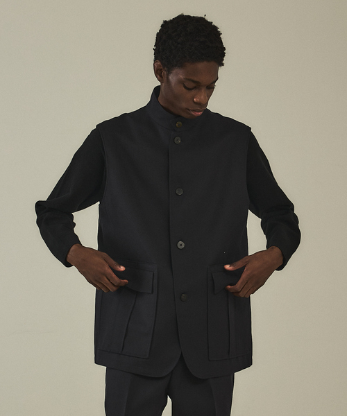 DESIGNWORKS（デザインワークス）の「【セットアップ対応】スリーブレス ユーロ ゲームベスト/ジャケット（ベスト・メンズ・グレー/ダークネイビー・46/50）」の2枚目の写真