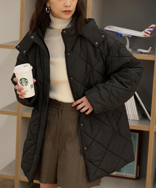 FREE'S MART（フリーズマート）の「◆ウエストドロストキルティングコート（その他アウター・レディース・ホワイト/ブラック・SMALL/MEDIUM）」の13枚目の写真
