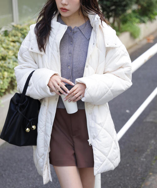 FREE'S MART（フリーズマート）の「◆ウエストドロストキルティングコート（その他アウター・レディース・ホワイト/ブラック・SMALL/MEDIUM）」の7枚目の写真