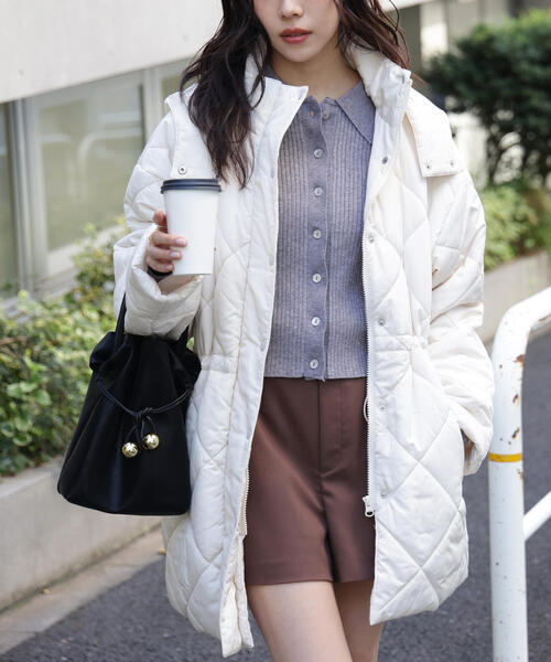 FREE'S MART（フリーズマート）の「◆ウエストドロストキルティングコート（その他アウター・レディース・ホワイト/ブラック・SMALL/MEDIUM）」の8枚目の写真