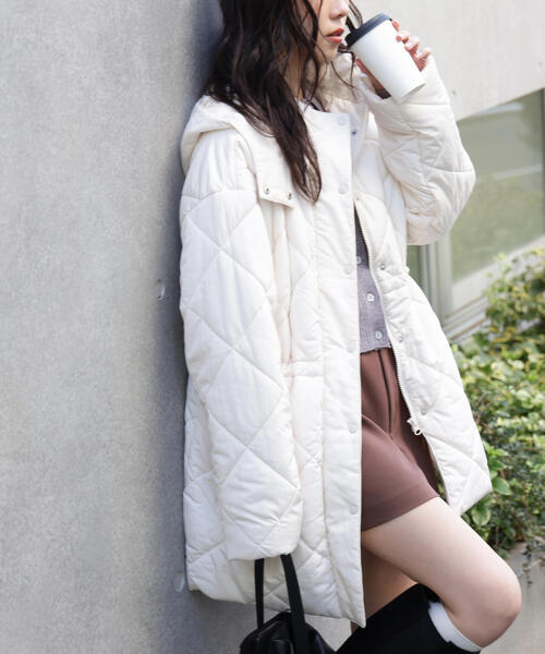 FREE'S MART（フリーズマート）の「◆ウエストドロストキルティングコート（その他アウター・レディース・ホワイト/ブラック・SMALL/MEDIUM）」の13枚目の写真