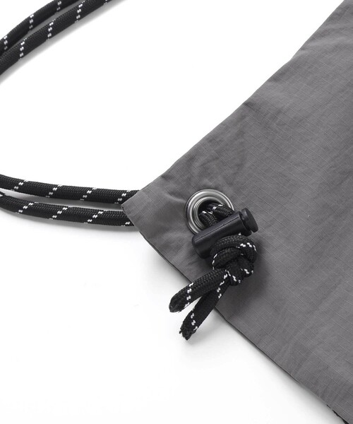 WASK(ワスク)の「メッシュポケットドローコードナップサック(バックパック/リュック・キッズ・グレー/ブラック・FREE)」の14枚目の写真