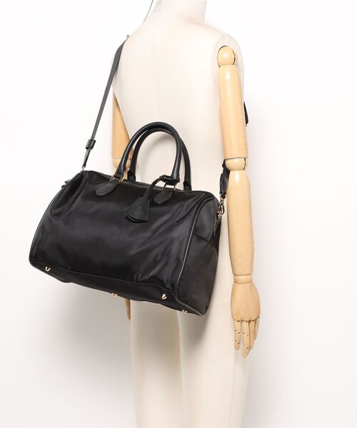 tocco closet(トッコ クローゼット)の「2WAYショルダー&キーチャーム付きボストンバッグ(ボストンバッグ・レディース・ネイビー/グレイッシュベージュ/ブラック・FREE)」の17枚目の写真