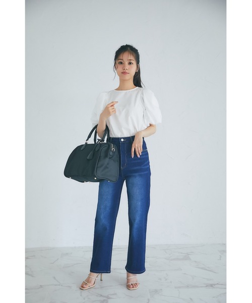 tocco closet(トッコ クローゼット)の「2WAYショルダー&キーチャーム付きボストンバッグ(ボストンバッグ・レディース・ネイビー/グレイッシュベージュ/ブラック・FREE)」の12枚目の写真