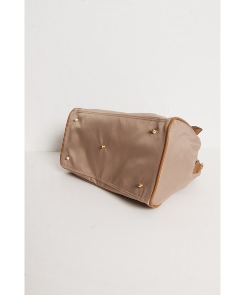 tocco closet(トッコ クローゼット)の「2WAYショルダー&キーチャーム付きボストンバッグ(ボストンバッグ・レディース・ネイビー/グレイッシュベージュ/ブラック・FREE)」の18枚目の写真