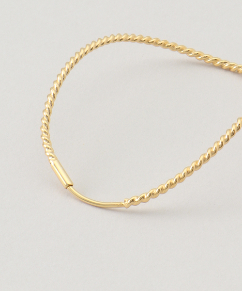 IENA(イエナ)の「BAR Jewellery/バージュエリー TWISTED CONTOUR PIERCE ピアス(両耳)(ピアス(両耳用)・レディース・ゴールド・FREE)」の6枚目の写真