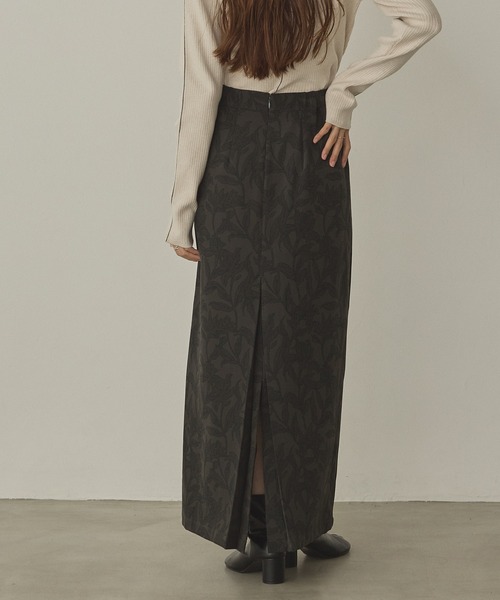 hunch(ハンチ)の「花柄プリント ナロースカート(スカート・レディース・ブラウン系その他/グレー系その他/ベージュ系その他・FREE)」の6枚目の写真