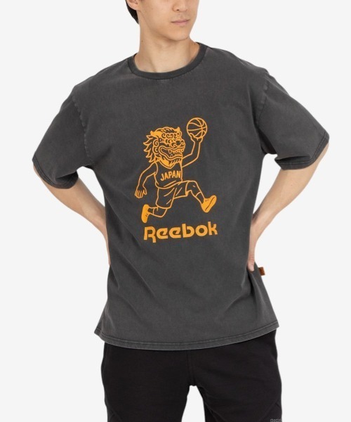 Reebok(リーボック)の「リーボック Reebok Reebok SHISHIMAI ヴィンテージ Tシャツ【日本限定モデル】(Tシャツ/カットソー・メンズ・ベージュ/カーキ/ネイビー/ブラック・X-LARGE/LARGE/SMALL/MEDIUM)」の1枚目の写真